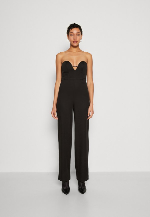 NA-KD DEEP NECKLINE