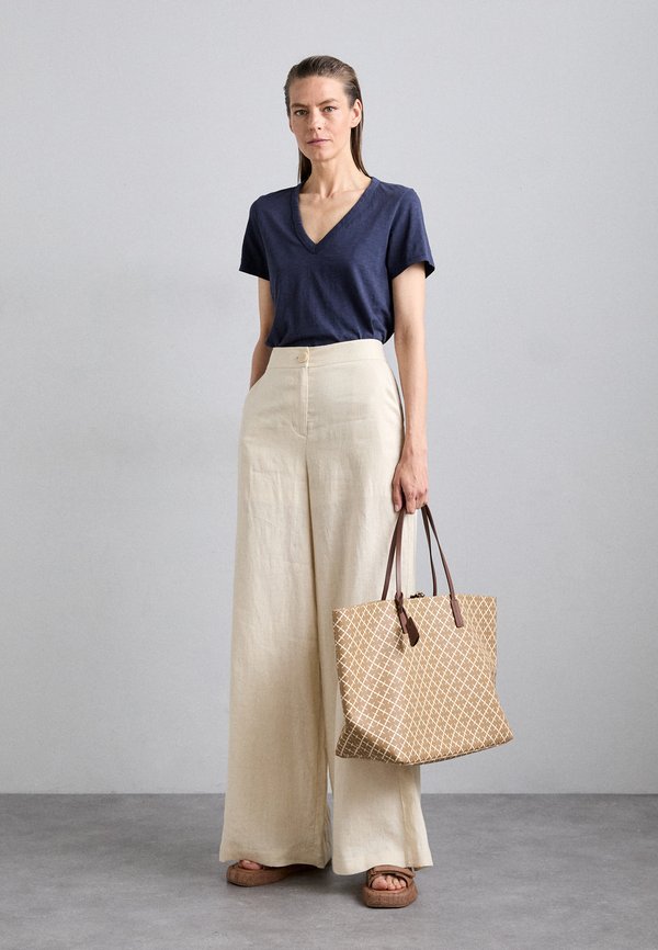 rag & bone THE SLUB VEE
