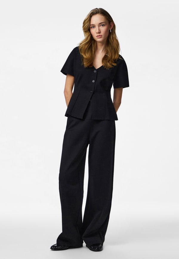 Pieces Short Sleeved PCGUNHILD FITTED