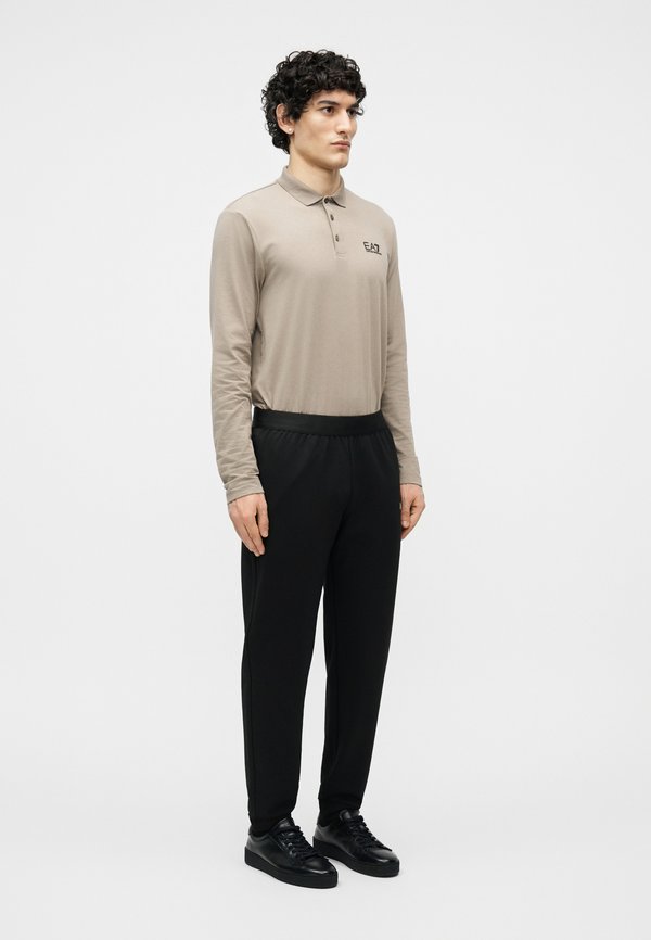 EA7 Emporio Armani TRAIN