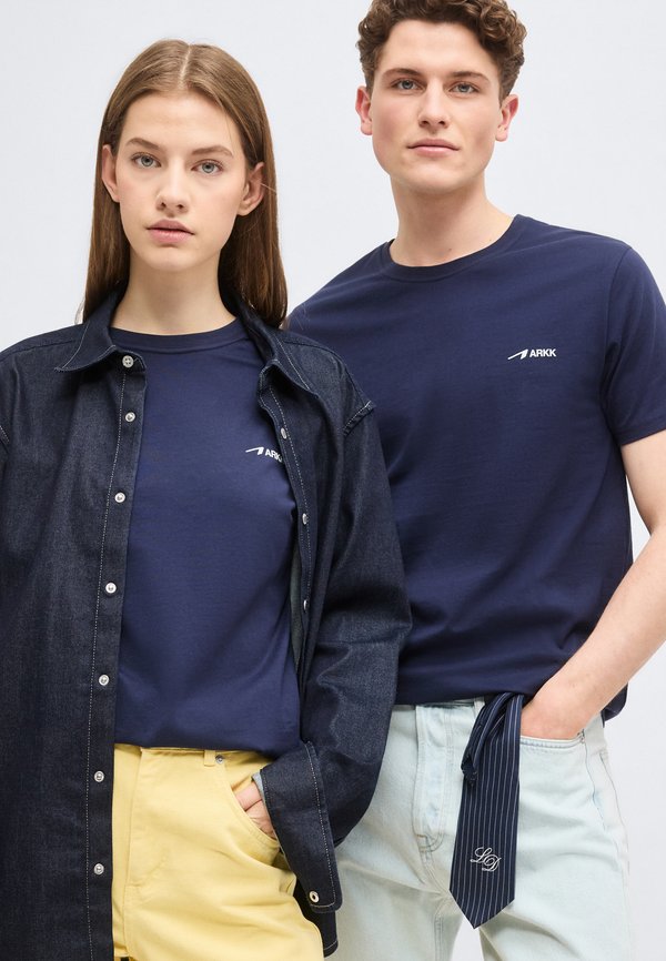 ARKK Copenhagen MINIMAL TEE UNISEX