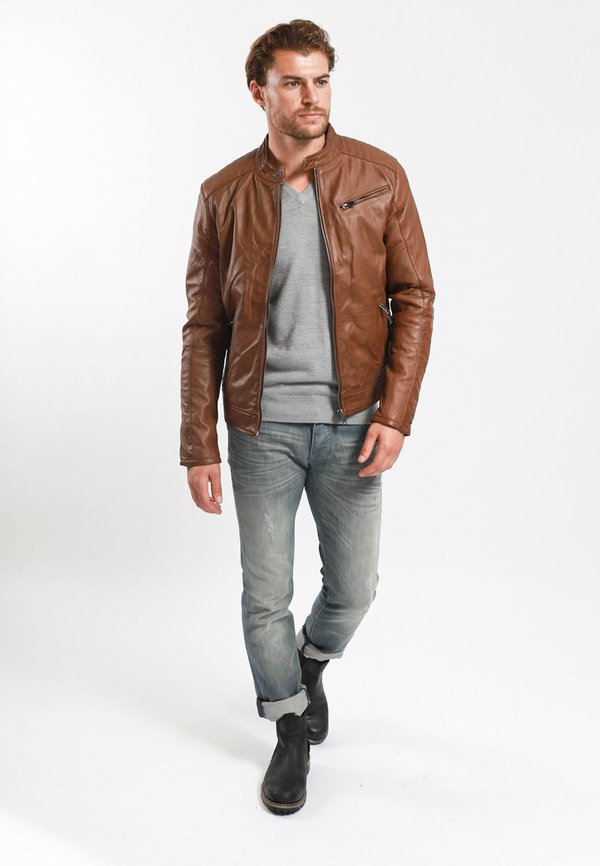 Lee Cooper