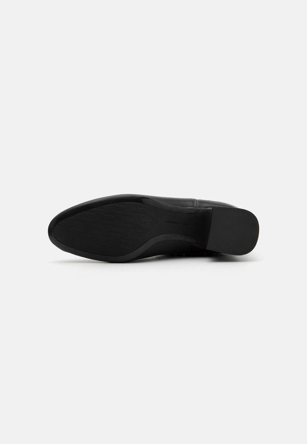 KARL LAGERFELD BONNIE STUDS CHELSEA BOOT