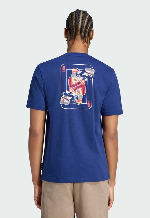 adidas Sportswear ADIDAS SPORTSWEAR NOVELTY CARDS GRAPHIC T-SHIRT - Print T-shirt - dark blue