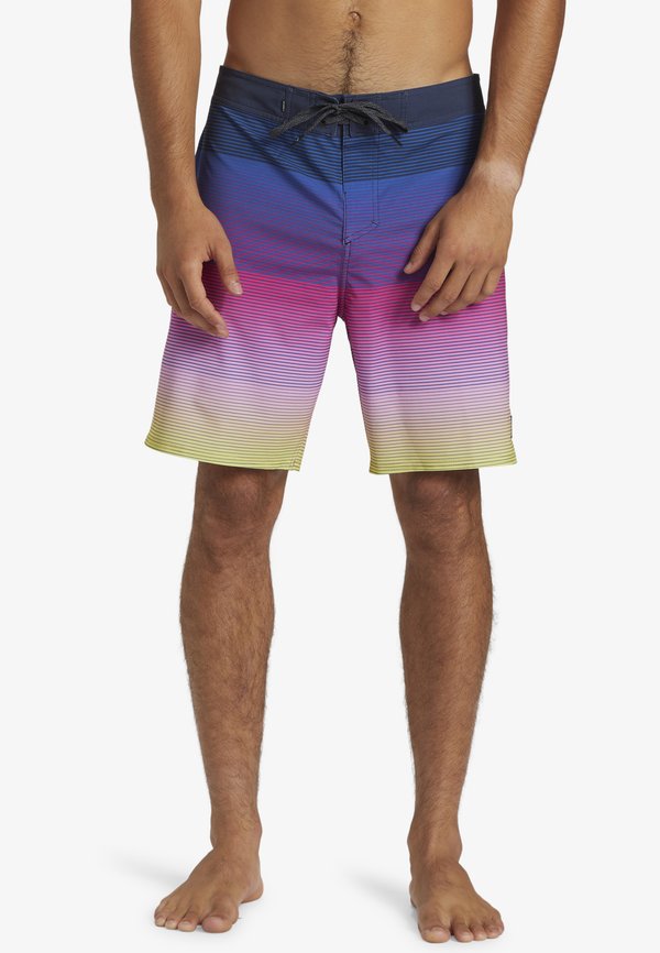 Quiksilver  MASSIVE