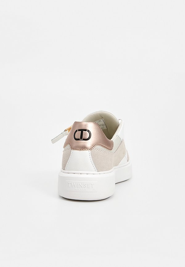 TWINSET