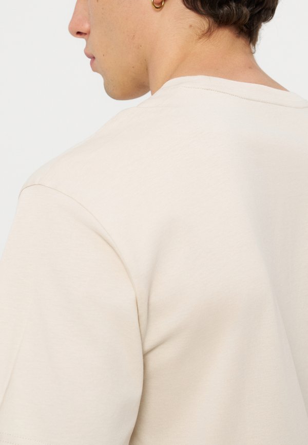 EA7 Emporio Armani