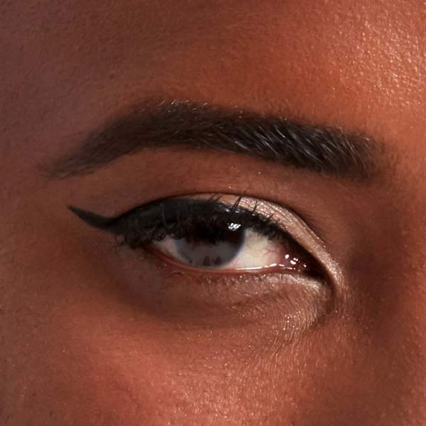 Liquid Eyeliner Epic Wear Semi Permanent  01 Black NYX PROFESSIONAL MAKEUP