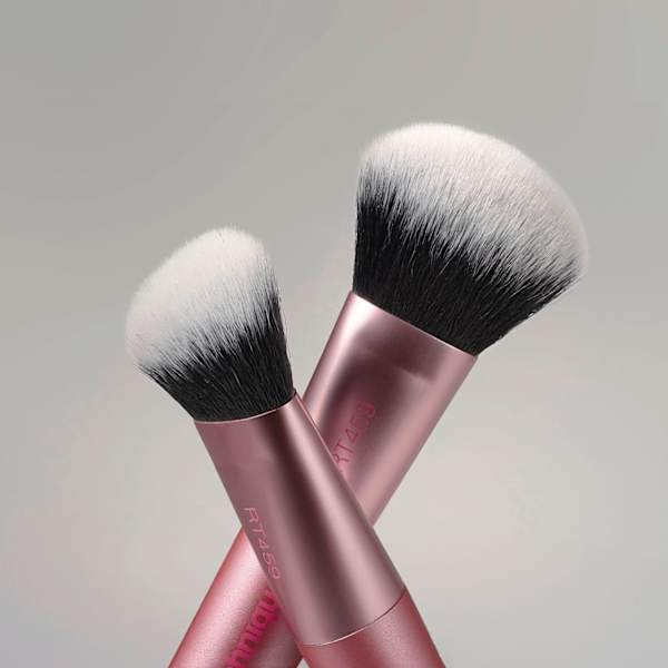 Pinsel Multitask Blush Brush REAL TECHNIQUES